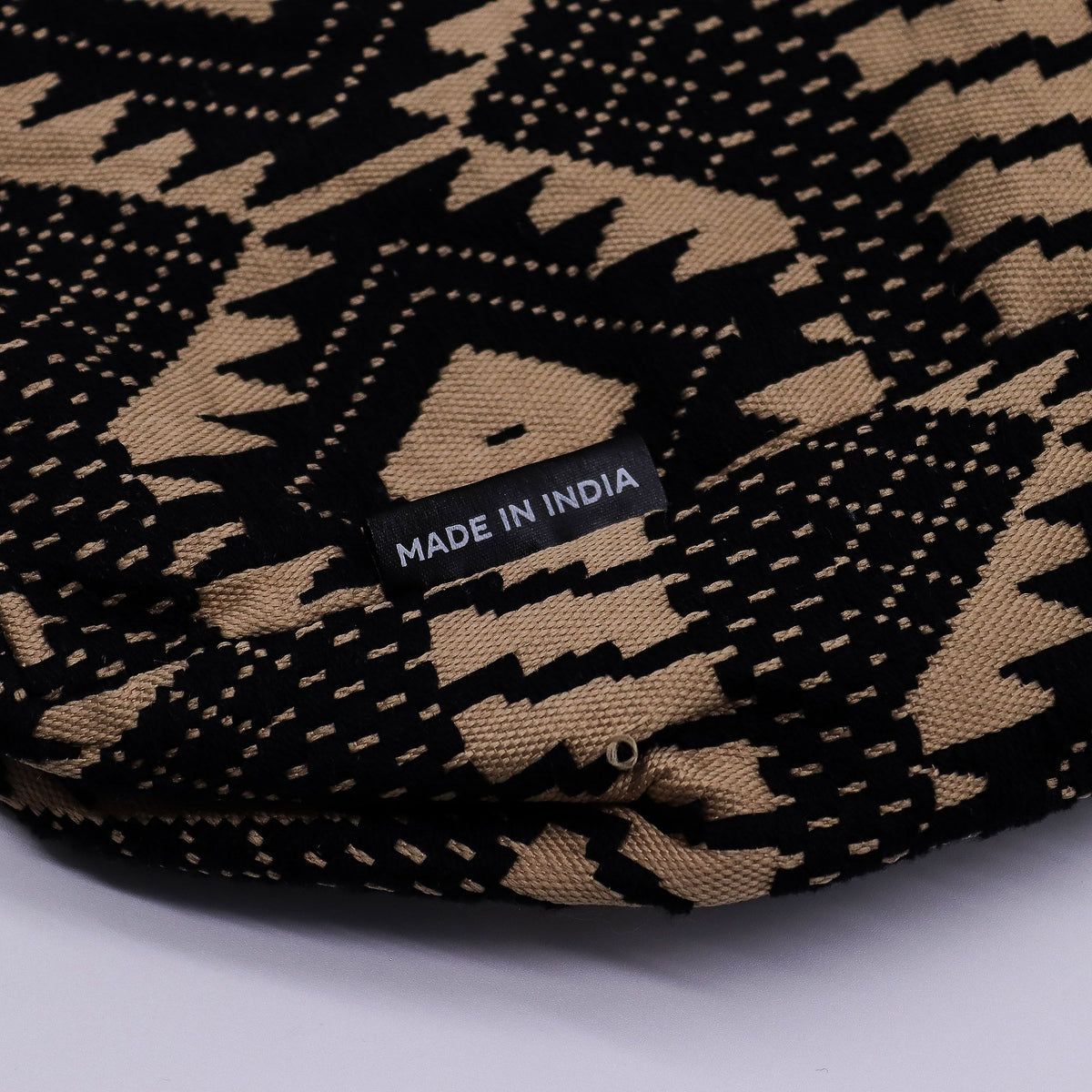 Nomad Sari Jacquard Natural Wander Muse Tasche – Atlas Nomad