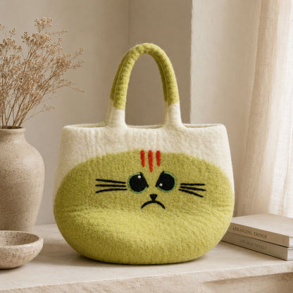 Große gefilzte Tasche mit griesgrämiger Katze